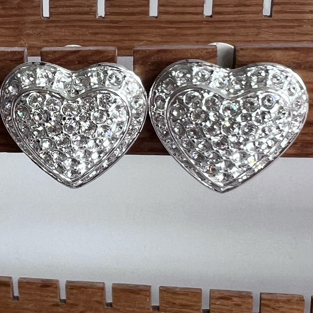 Quacker Factory Vintage silver pave’ heart earrings